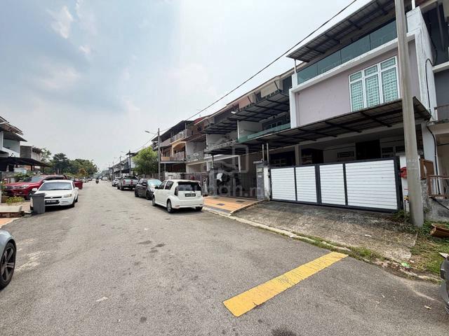 Taman Scientex Jaya 2.5 Storey Terrace House 4bed Senai Johor 1