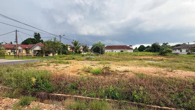 Tanah Corner Lot di Kampung Jelatok Tanah Merah Untuk Dijual 1