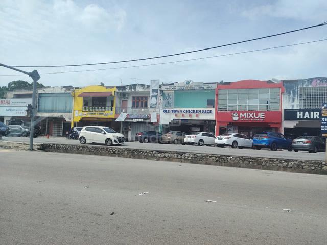 HOT 1st Floor Office Facing Main Road Tmn Laksamana Cheng Ho for Rent 1