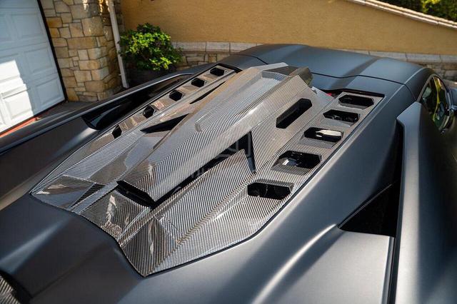 1 OF 1 2025 Lamborghini Revuelto 6.5 V12 800 MILES - 4