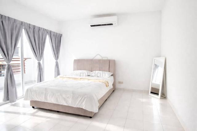 PREMIUM BALCONY Room BUTTERWORTH  1