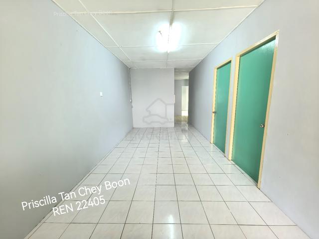 Rumah teres setingkat tepi jenis besar, Duranda Emas, Siburan Batu 18 2