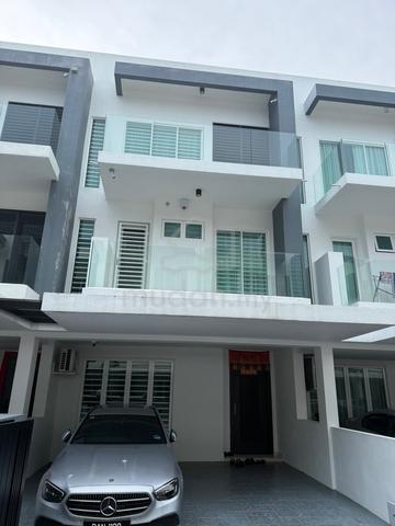 3.5 Storey Terrace House Gated Tierra Residences 1
