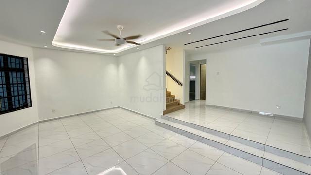 Fully Renovated 5 Bedroom House | Taman Skudai Baru |  1