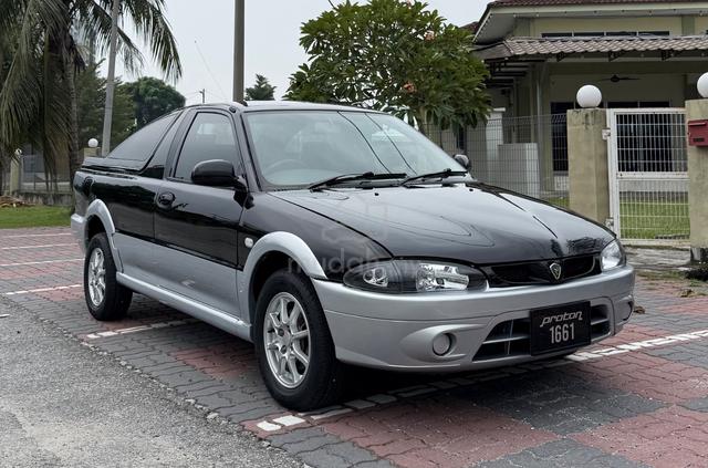 ONE OWNER & RARE 2002/03 Proton Arena FASTBACK (M) - 4