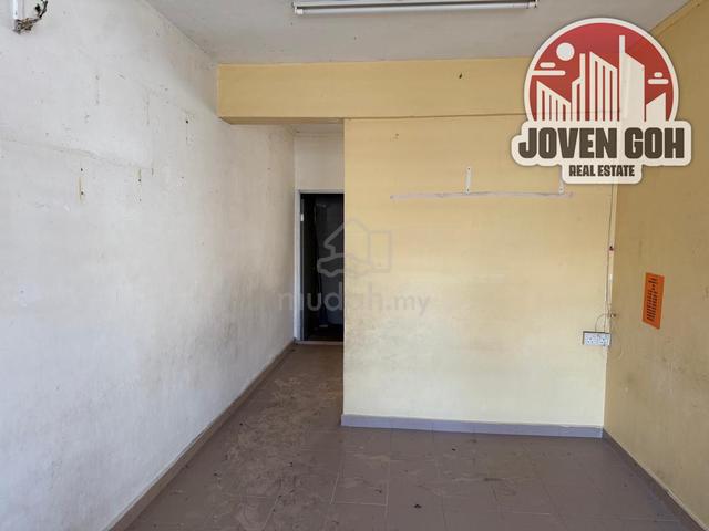 Pengkalan Weld Low Cost Flat 550sf Georgetown Partially Renovated 1
