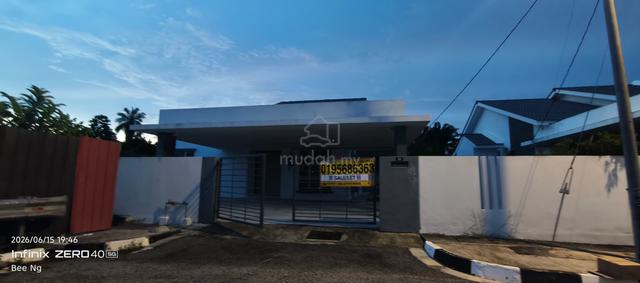 Bungalow Single Storey - 4 BR, 3BH 1