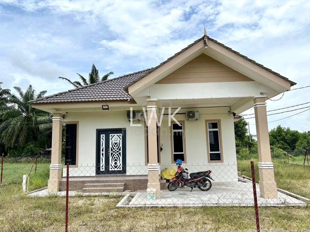 Rumah Banglo 1 Tingkat Cantik di Telong, Bachok.
📍Taman Sri Cempaka, 1