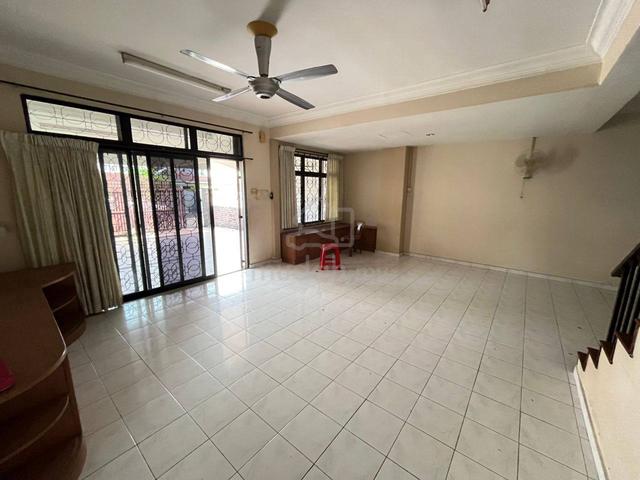 Jalan Rumbia @ Taman Daya Double Storey 4B3B South Partially Furnished 1