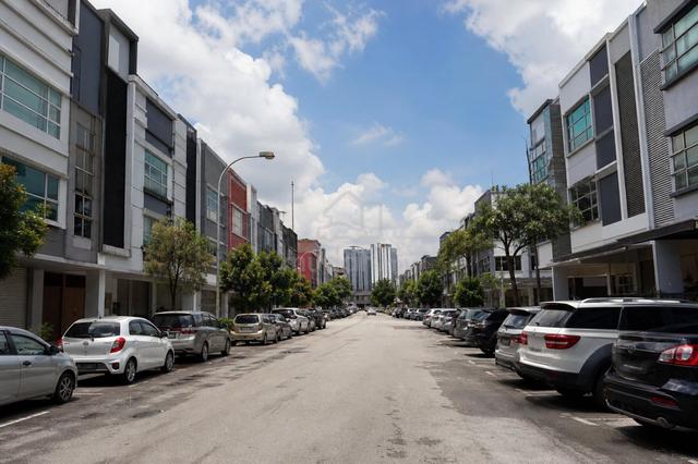 Commercial and Hostel Floors with Lift in Kuchai 1