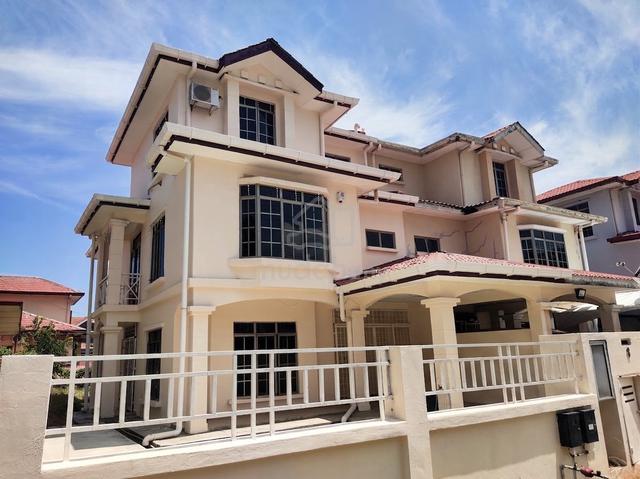 Ujana Kingfisher Semi Detached House 1