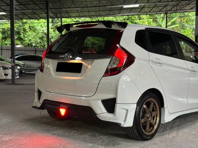 2016 Honda JAZZ 1.5 V SPEC GK5 (A) LOAN / CASH! - 4