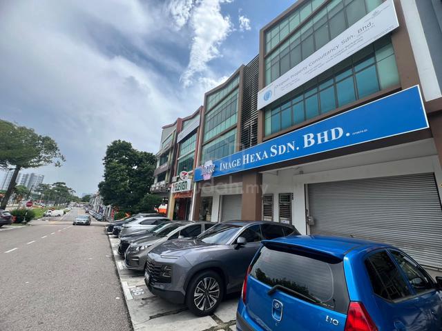 Molek facing Mainroad 3.5 Storey Shoplot For Sales 1