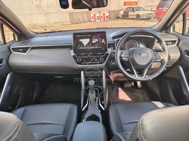 2022 Toyota Corolla Cross 1.8 V F/Service Like New - 3