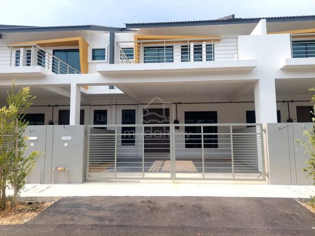 Taman Molek Residence Gated Guarded Below Market Value 1