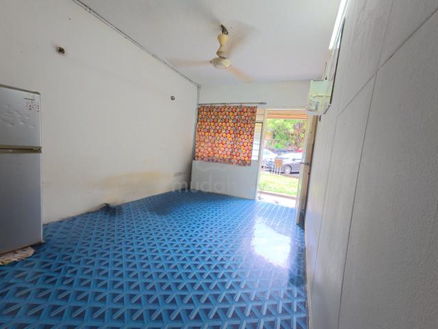 SS 13 Flat 1