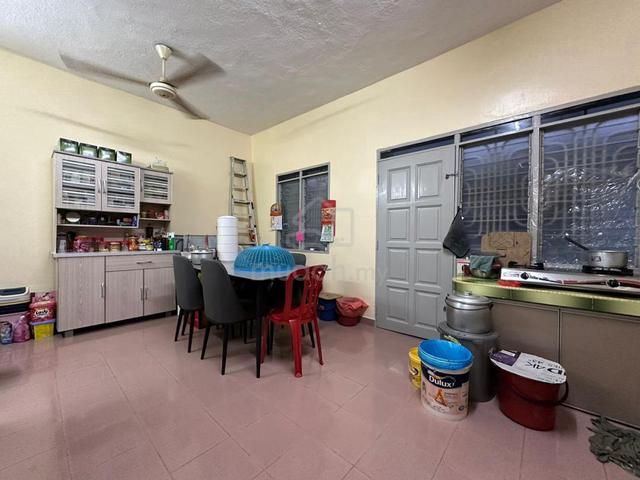 Fully renovated double storey 18x55 taman klang utama nearby petronas 3