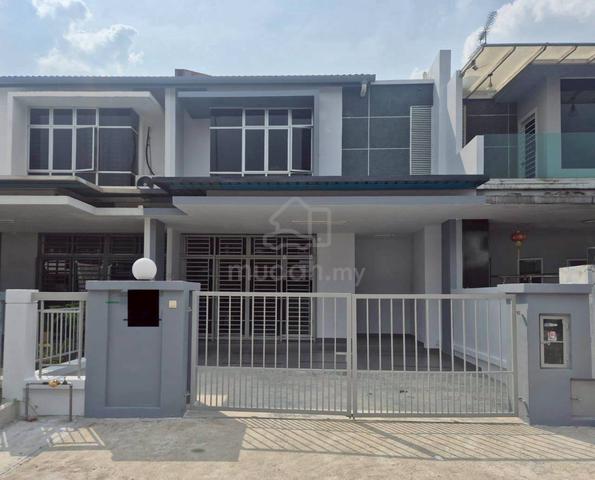 For Rent Rini Hills 2 Double Storey Terrace House, 4 Bedrooms 22x70 1