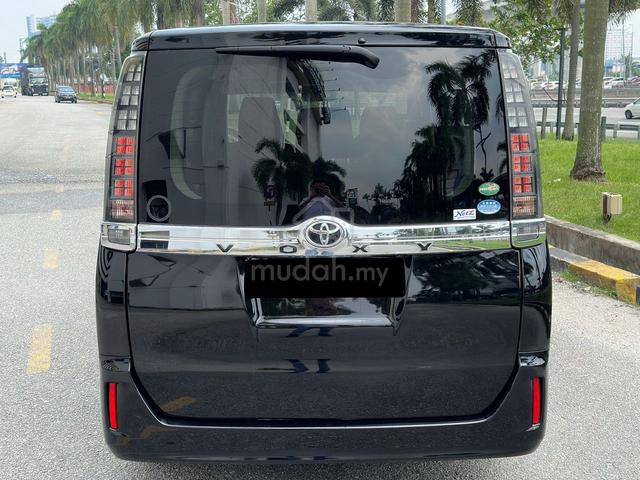 2017 TOYOTA VOXY X 2.0 7 SEATHER MPv POWER DOOR - 4