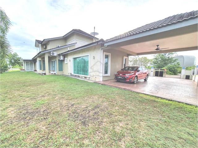 BUNGALOW HOUSE WITH BIG LAND Jalan Desa Palma Nasa City Dato Onn JB 4