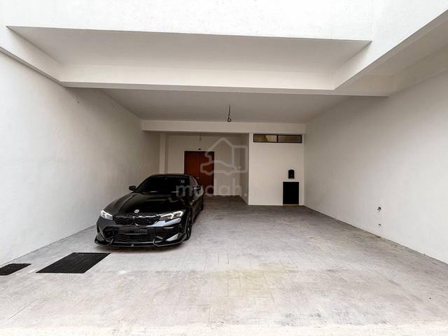 BRAND NEW 4 Storey Superlink Empire Residence Damansara Perdana 1