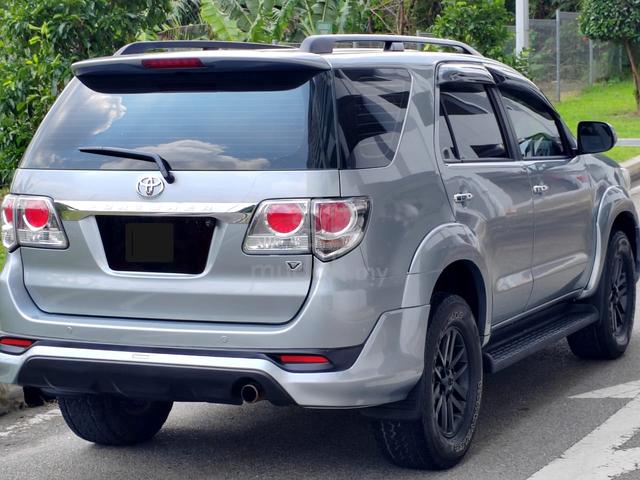MPV 8-Seat FullLeather 2013 Toyota FORTUNER 2.7 V - 2