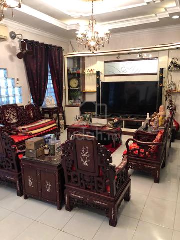 LILITAN HARGREAVES , 2/semi-D for sale -- la 3300sf 1