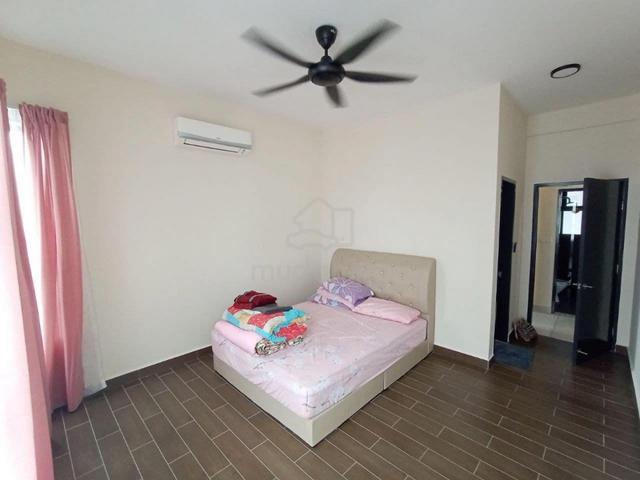 Aura Residence 2