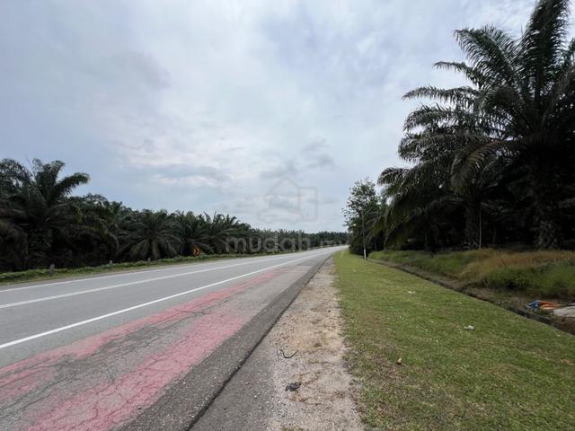 Tanah Tepi Jalan Utama Simpang Renggam Menghala Kulai 1