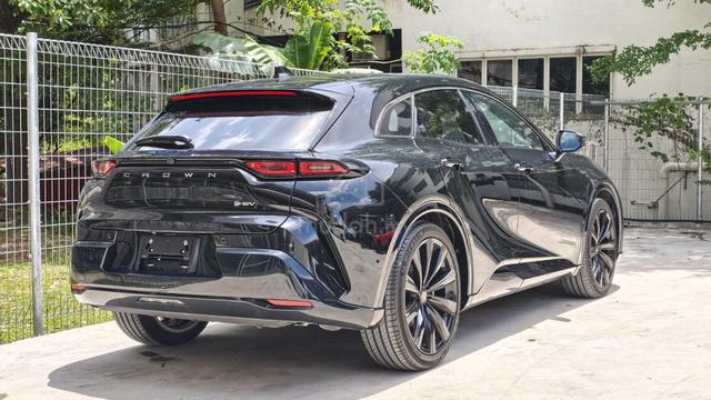 2024 Toyota Crown Sport 2.5 Z HEV SUV - 4