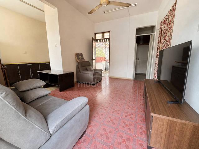 Flat Taman Perling 1