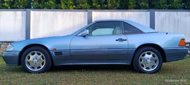 Mercedes Benz 300SL R129 Convertible Sports Rdster - 3