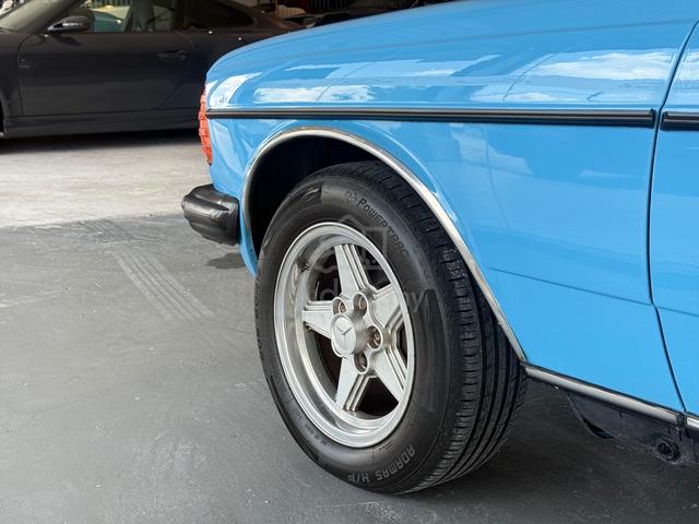 1995 Mercedes Benz 230E W123 2.3 (A) - 5