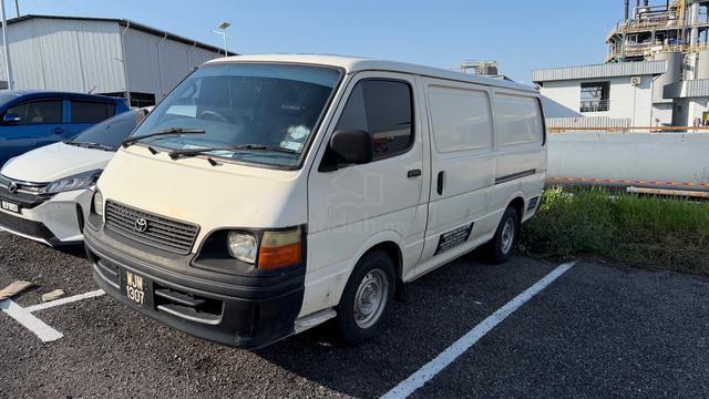 2001 Toyota HIACE 3.0 (M) - 1