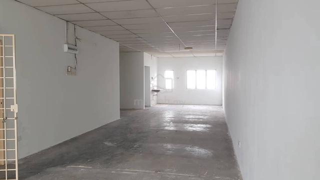 {OFFICE SPACE} 3 Storey Shop Lot Jalan Plumbum Seksyen 7 Shah Alam 5