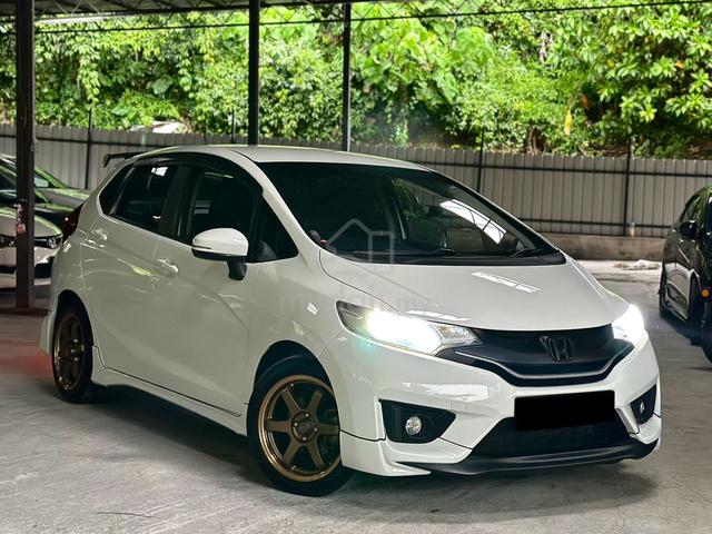 2016 Honda JAZZ 1.5 V SPEC GK5 (A) LOAN / CASH! - 2