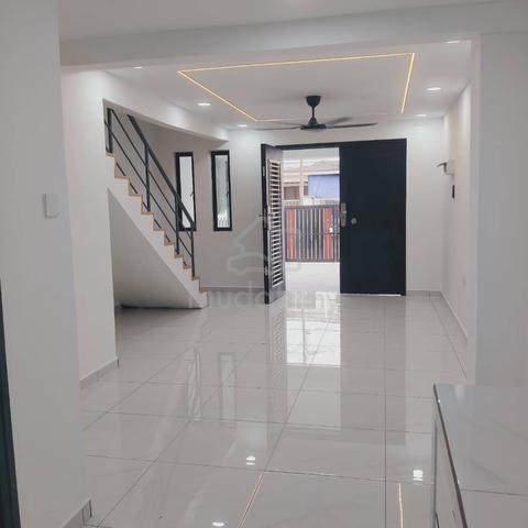 Fully Renovated 2 Storey Low Cost Jalan Teratai Taman Johor Jaya 1