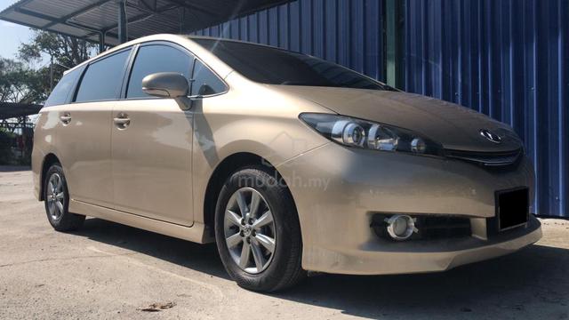 2012 Toyota WISH 1.8 S (loan kedai) - 1