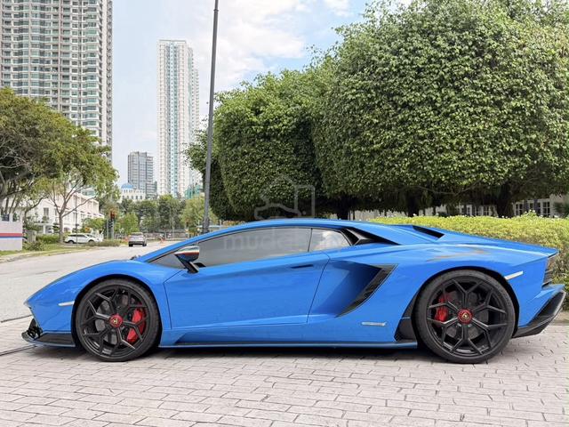 2017 Lamborghini Aventador S LP740-4 Carbon Pack - 2