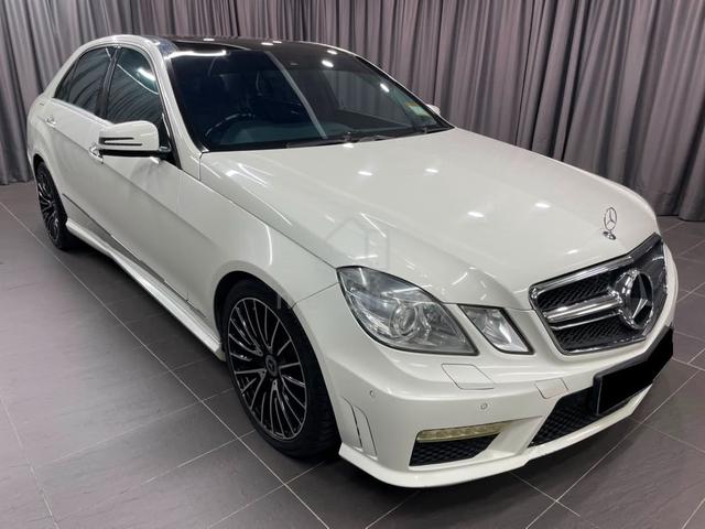 2010 Mercedes-Benz E300 3.0 Avantgarde (A) Sedan - 1