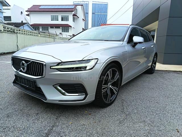 2022 Volvo V60 2.0 RECHARGE T8 (A) - 4
