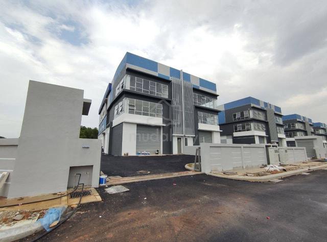 NEW SEMI-D FACTORY 3 Storey at Balakong Jaya 1