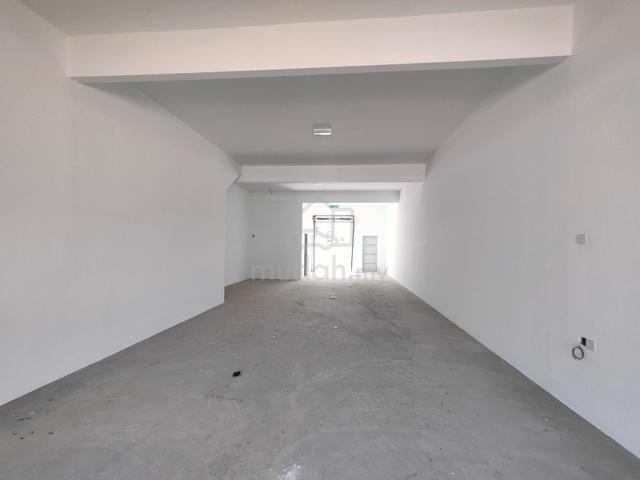 New Double Storey Shop Promotion 22x70 at Botani 4