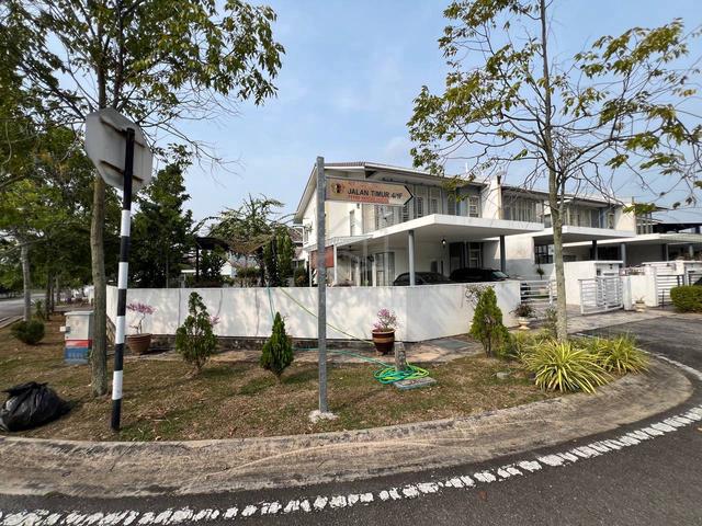 Bandar Enstek Nilai CORNER FACING OPEN Double Storey Superlink House 1