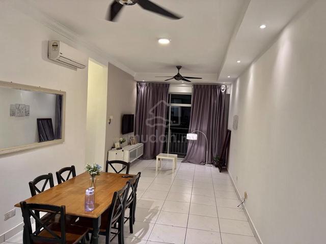 Middle room in a all female home 1