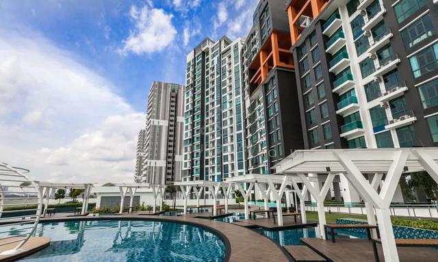 Crescent Bay Suites 1
