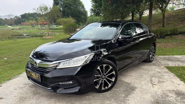 2017 HONDA ACCORD I-VTEC 2.4 Still Can Full Loan! - 2