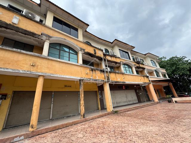 Bandar Puchong Jaya 4storey shop 24x70 facing LDP Skyloft Avenue 1