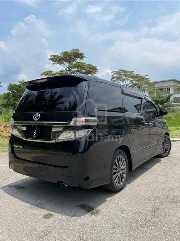 2014 Vellfire 8 Seater Black interior  Offer Sale - 4