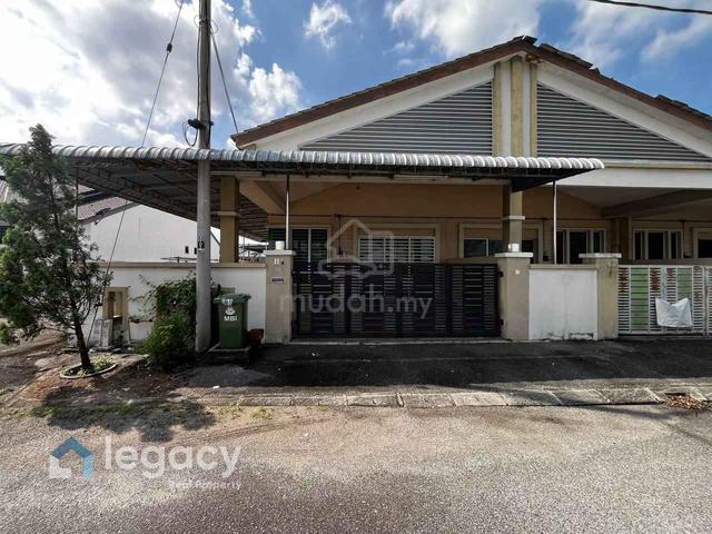 Freehold Non Bumi End Lot Gated, Medan Klebang Pertama 1